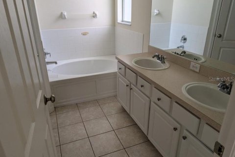 House in Spring Hill, Florida 3 bedrooms, 160.54 sq.m. № 1901430 - photo 19