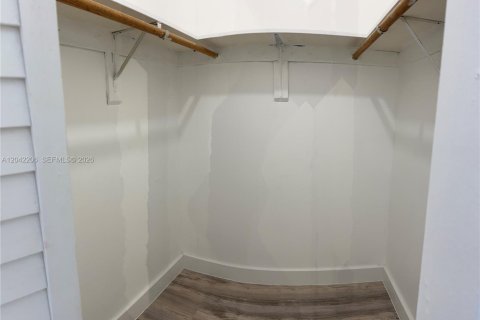 Condominio en venta en Miami, Florida, 1 dormitorio, 60.48 m2 № 2268992 - foto 24