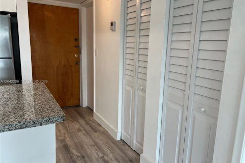 Condominio en venta en Miami, Florida, 1 dormitorio, 60.48 m2 № 2268992 - foto 30