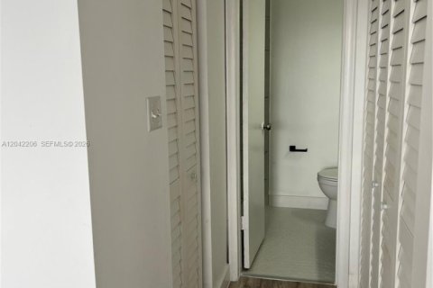 Condominio en venta en Miami, Florida, 1 dormitorio, 60.48 m2 № 2268992 - foto 23