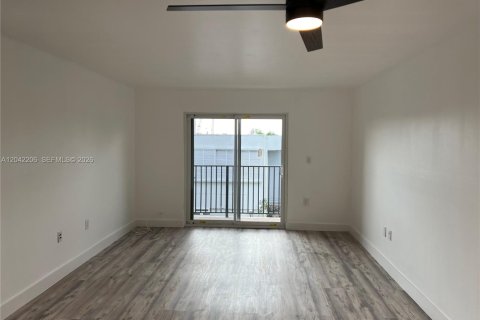 Condominio en venta en Miami, Florida, 1 dormitorio, 60.48 m2 № 2268992 - foto 19