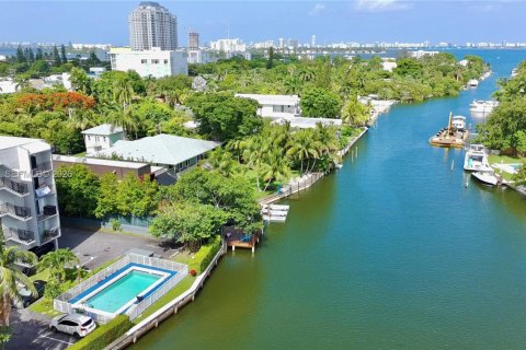 Condominio en venta en Miami, Florida, 1 dormitorio, 60.48 m2 № 2268992 - foto 2