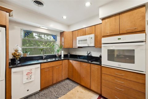 House in Orlando, Florida 2 bedrooms, 155.89 sq.m. № 1747750 - photo 9