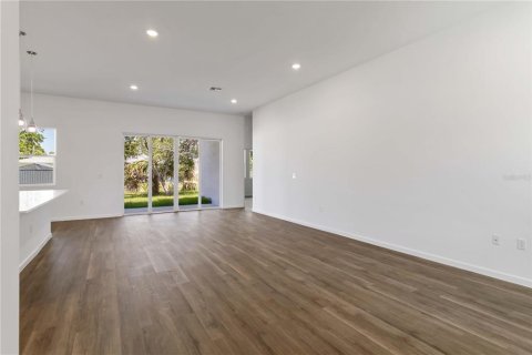 Casa en venta en North Port, Florida, 3 dormitorios, 186.36 m2 № 1648041 - foto 5