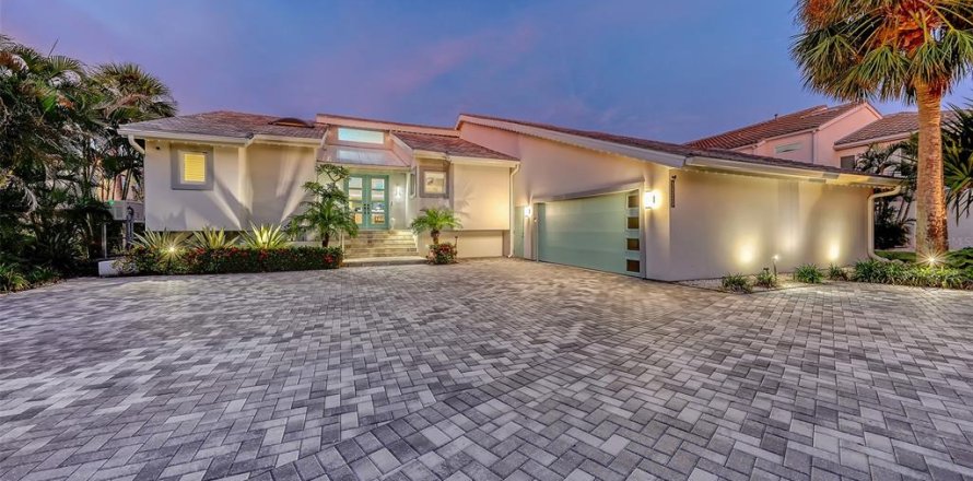 House in Longboat Key, Florida 3 bedrooms, 278.24 sq.m. № 1876188