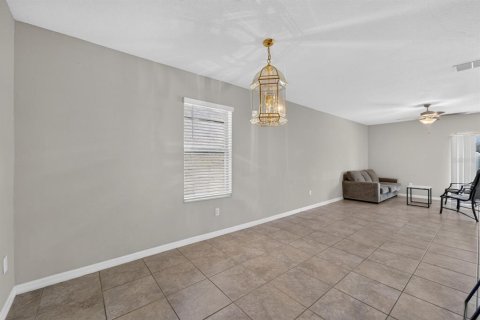 House in Riverview, Florida 5 bedrooms, 224.36 sq.m. № 2220215 - photo 23