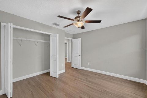 House in Riverview, Florida 5 bedrooms, 224.36 sq.m. № 2220215 - photo 30