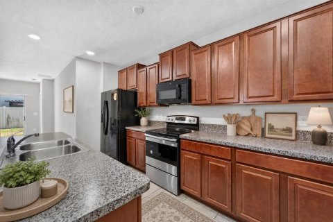 House in Riverview, Florida 5 bedrooms, 224.36 sq.m. № 2220215 - photo 7