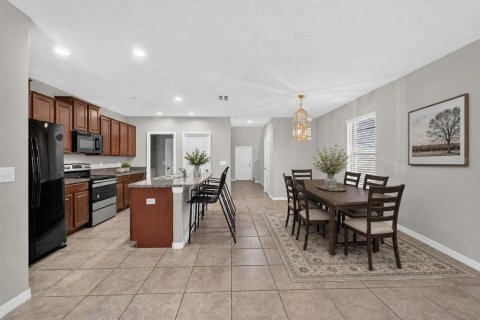 House in Riverview, Florida 5 bedrooms, 224.36 sq.m. № 2220215 - photo 6
