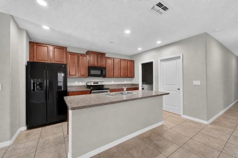 House in Riverview, Florida 5 bedrooms, 224.36 sq.m. № 2220215 - photo 11