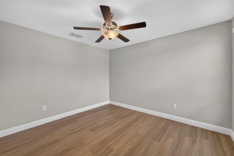 House in Riverview, Florida 5 bedrooms, 224.36 sq.m. № 2220215 - photo 28