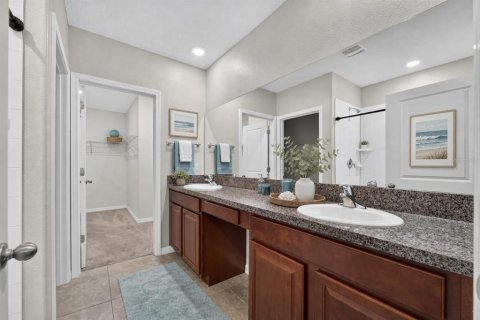 House in Riverview, Florida 5 bedrooms, 224.36 sq.m. № 2220215 - photo 18