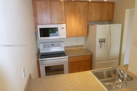 Copropriété à louer à Miami, Floride: 1 chambre, 59.46 m2 № 2167900 - photo 5