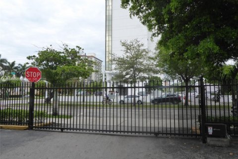 Copropriété à louer à Miami, Floride: 1 chambre, 59.46 m2 № 2167900 - photo 16