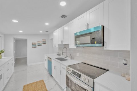 Villa ou maison à vendre à Fort Lauderdale, Floride: 5 chambres, 177.91 m2 № 2421178 - photo 25