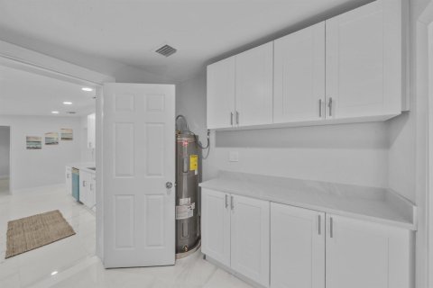 Villa ou maison à vendre à Fort Lauderdale, Floride: 5 chambres, 177.91 m2 № 2421178 - photo 24