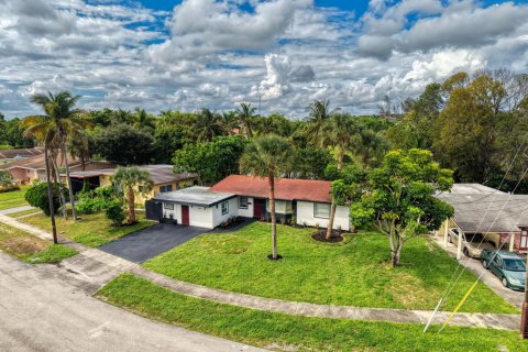 Villa ou maison à vendre à Fort Lauderdale, Floride: 5 chambres, 177.91 m2 № 2421178 - photo 2
