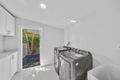 Villa ou maison à vendre à Fort Lauderdale, Floride: 5 chambres, 177.91 m2 № 2421178 - photo 17