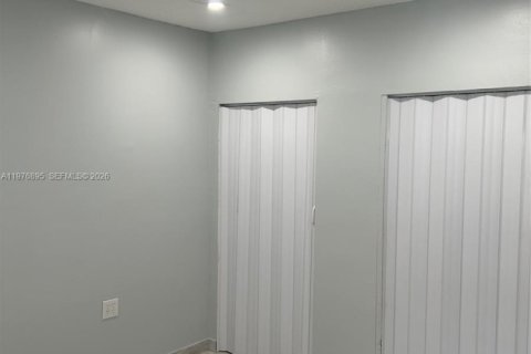 Apartment in Miami Gardens, Florida 2 bedrooms № 2041970 - photo 12