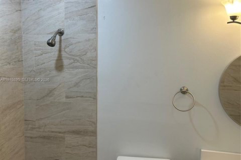 Apartment in Miami Gardens, Florida 2 bedrooms № 2041970 - photo 8