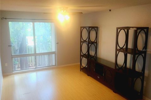 Condo in Gainesville, Florida, 1 bedroom  № 2221034 - photo 3