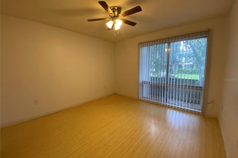 Condo in Gainesville, Florida, 1 bedroom  № 2221034 - photo 16