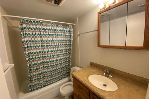 Condo in Gainesville, Florida, 1 bedroom  № 2221034 - photo 14