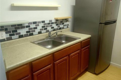 Condo in Gainesville, Florida, 1 bedroom  № 2221034 - photo 5