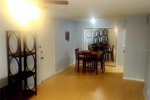 Condo in Gainesville, Florida, 1 bedroom  № 2221034 - photo 4