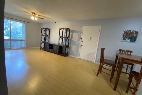 Condo in Gainesville, Florida, 1 bedroom  № 2221034 - photo 13