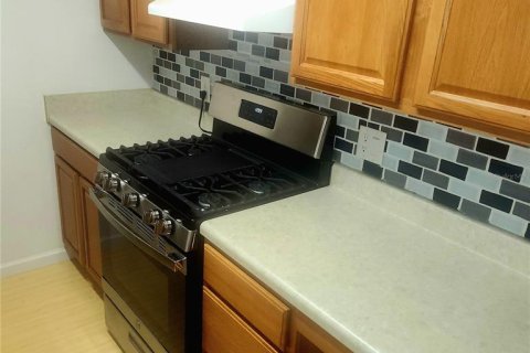 Condo in Gainesville, Florida, 1 bedroom  № 2221034 - photo 6