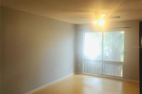Condo in Gainesville, Florida, 1 bedroom  № 2221034 - photo 2