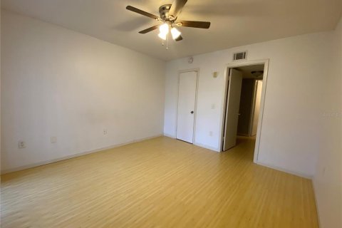 Condo in Gainesville, Florida, 1 bedroom  № 2221034 - photo 15
