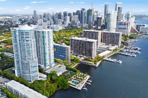 Condo in Miami, Florida, 2 bedrooms № 2077702 - photo 24