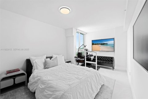 Condo in Miami, Florida, 2 bedrooms № 2077702 - photo 19