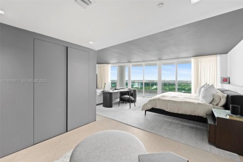 Condo in Miami, Florida, 2 bedrooms № 2077702 - photo 14