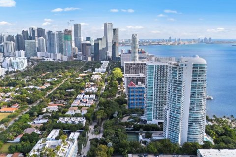 Condo in Miami, Florida, 2 bedrooms № 2077702 - photo 25