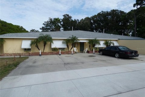 Immobilier commercial à vendre à Saint Petersburg, Floride: 8 chambres, 223.8 m2 № 1856221 - photo 2