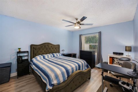 House in Pinellas Park, Florida 2 bedrooms, 90.12 sq.m. № 1773333 - photo 12