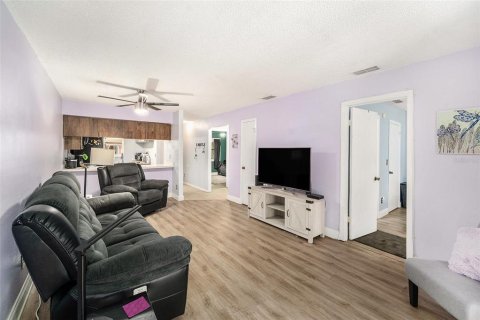 House in Pinellas Park, Florida 2 bedrooms, 90.12 sq.m. № 1773333 - photo 7