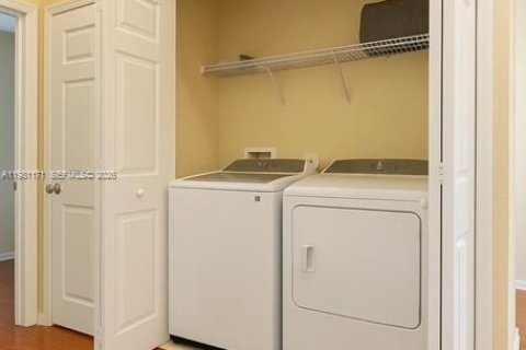 Купить таунхаус в Хомстед, Флорида 3 спальни, 140.19м2, № 2079905 - фото 8