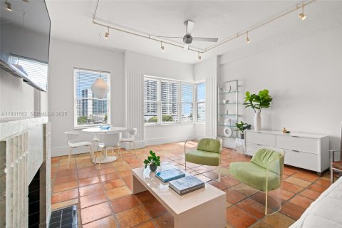 Купить кондоминиум в Майами-Бич, Флорида 50.63м2, № 1990149 - фото 4