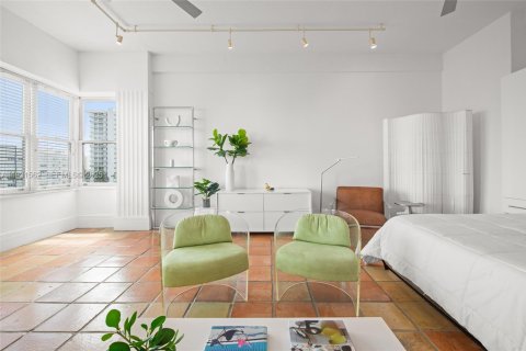 Купить кондоминиум в Майами-Бич, Флорида 50.63м2, № 1990149 - фото 3