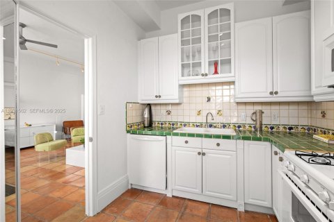 Купить кондоминиум в Майами-Бич, Флорида 50.63м2, № 1990149 - фото 9