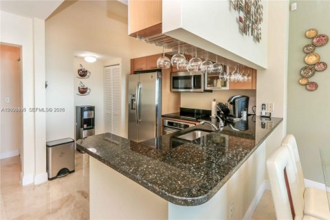 Condo in Miami, Florida, 3 bedrooms № 2065051 - photo 12