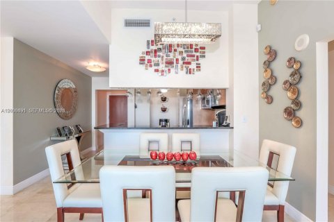 Condo in Miami, Florida, 3 bedrooms № 2065051 - photo 11