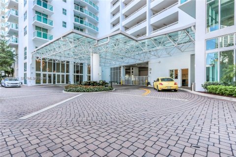 Condo in Miami, Florida, 3 bedrooms № 2065051 - photo 10