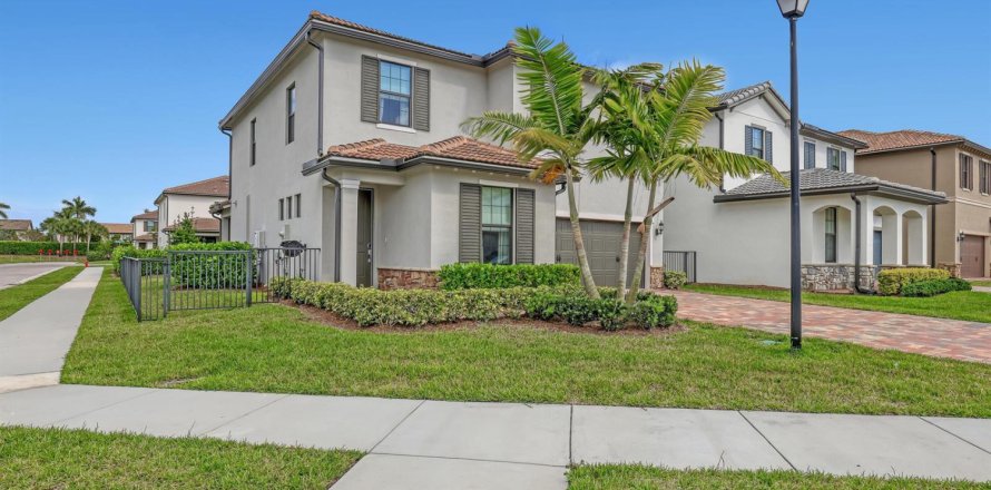 Casa en Lake Worth, Florida 5 dormitorios, 245.73 m2 № 2177124