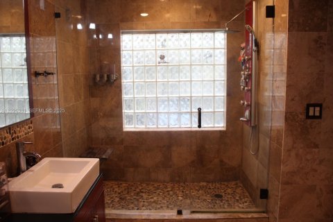 Купить виллу или дом в Пемброк-Пайнс, Флорида 3 спальни, 165.55м2, № 1984613 - фото 11