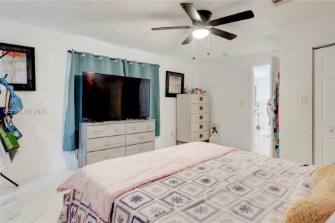 Купить виллу или дом в Майами, Флорида 4 спальни, 179.49м2, № 2048739 - фото 18